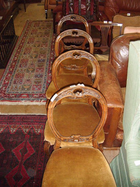 4 Victorian mahogany spoonback dining chairs